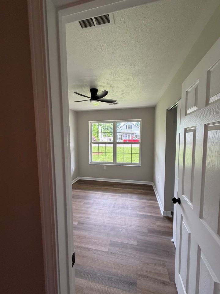 341 N 2nd St - Photo 6 of 16
