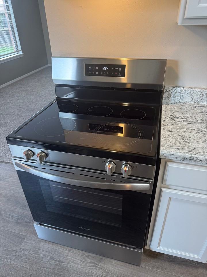 616 S Mount Carmel Ave #4 - Photo 6 of 17