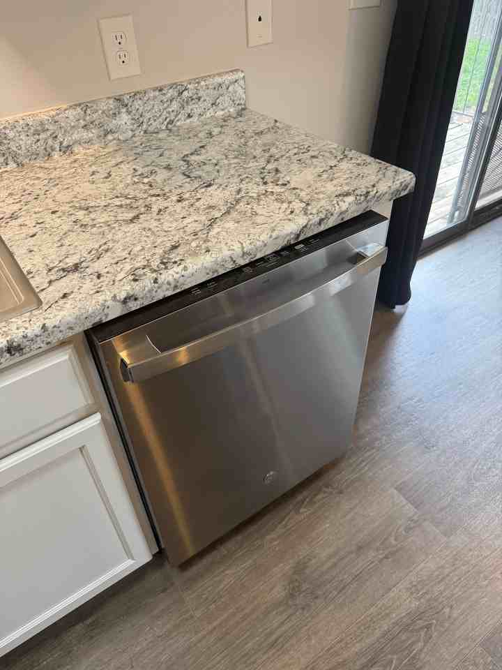 616 S Mount Carmel Ave #4 - Photo 7 of 17