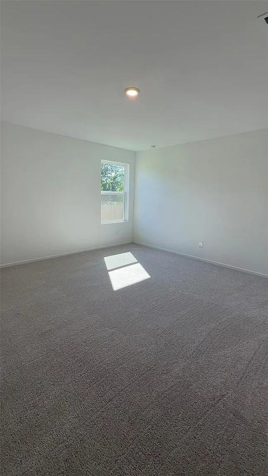 327 Parkin Ct - Photo 5 of 9