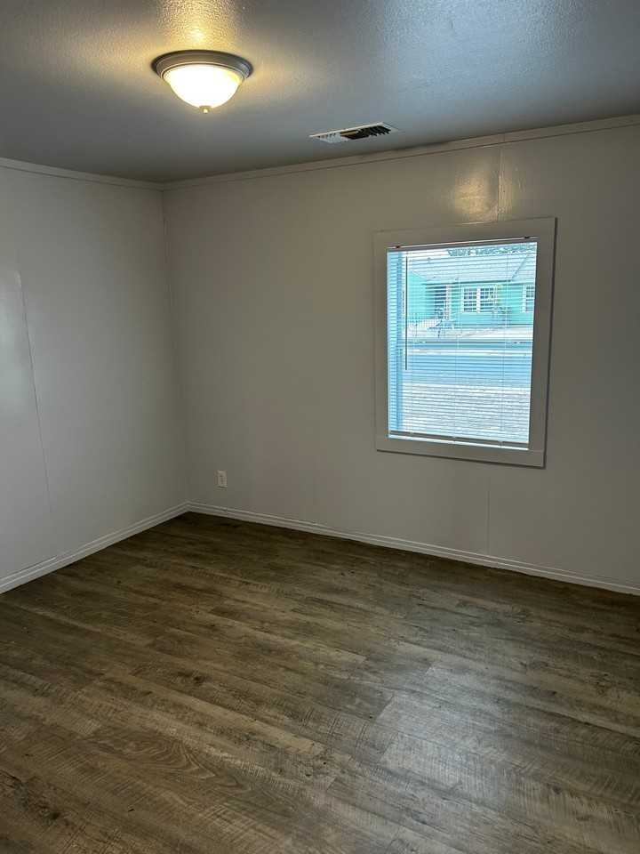 1628 N Woodland St - Photo 5 of 6