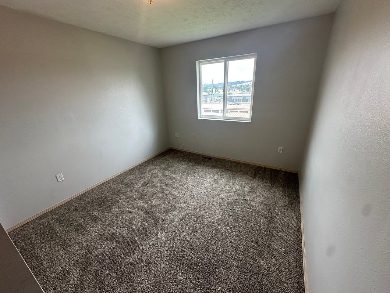 11715 E Nora Ave - Photo 7 of 17