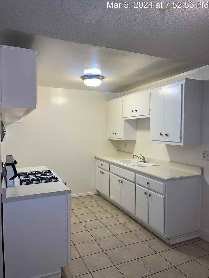 406 Tyler Way - Photo 3 of 7