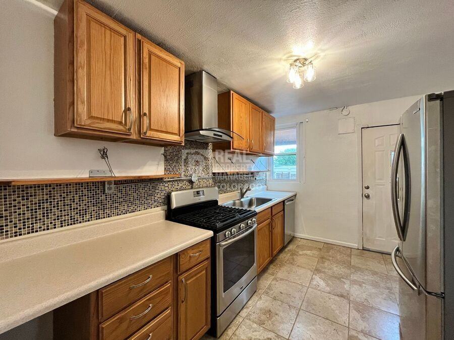 4032 Lipan St - Photo 3 of 30