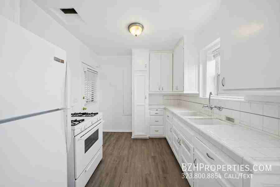 1402 1/2 N Mansfield Ave #1402-1-2 - Photo 5 of 15