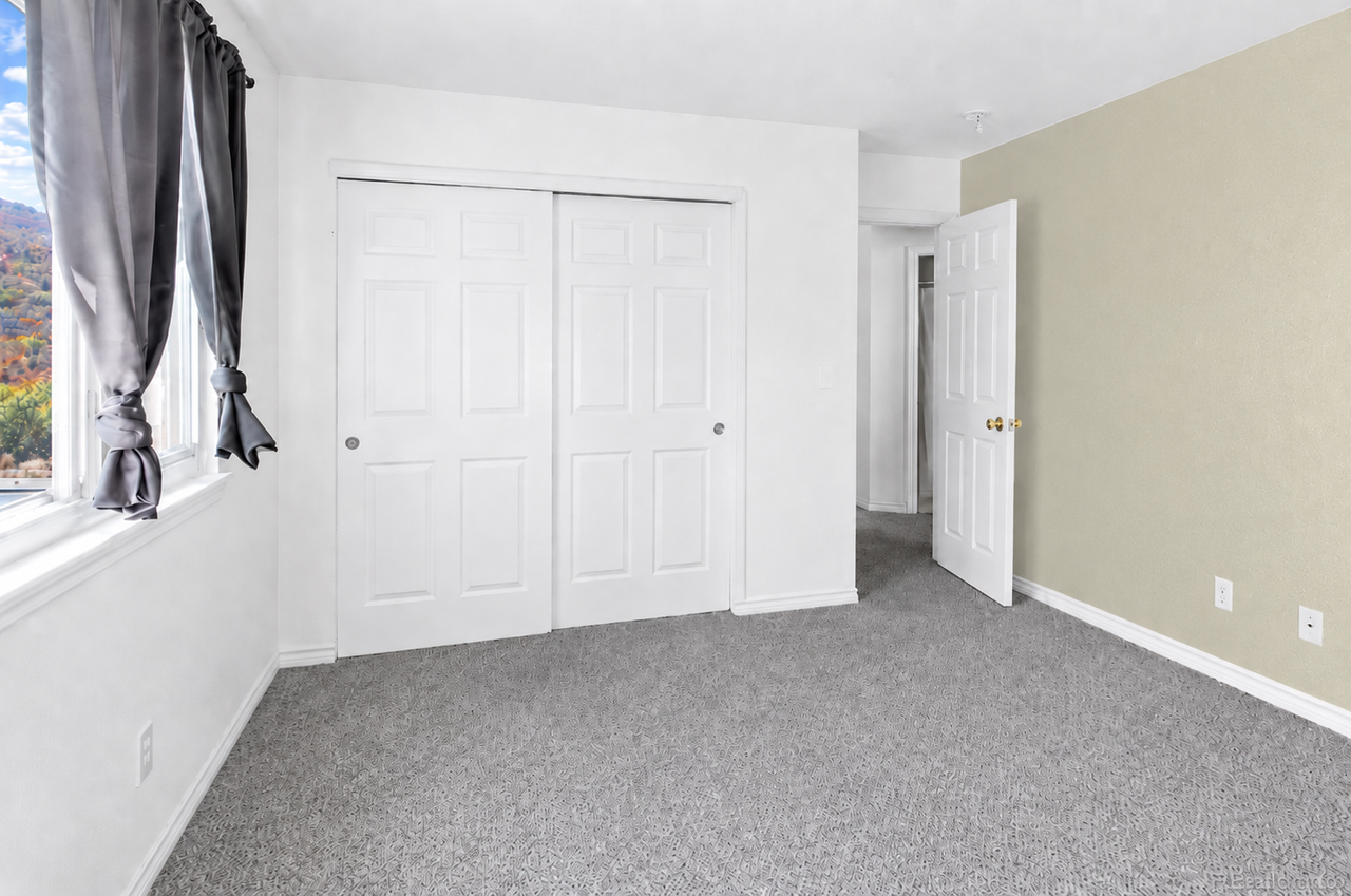 94 Mountain Shadows Ln - Photo 7 of 20