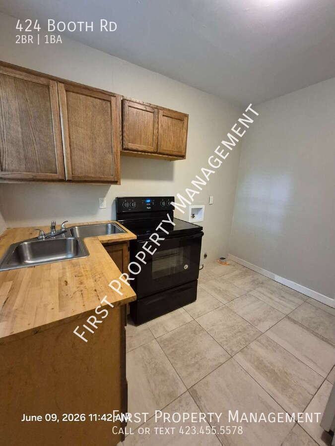 424 Booth Rd - Photo 7 of 13
