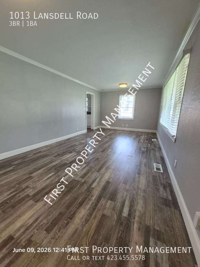 1013 Lansdell Rd - Photo 3 of 21