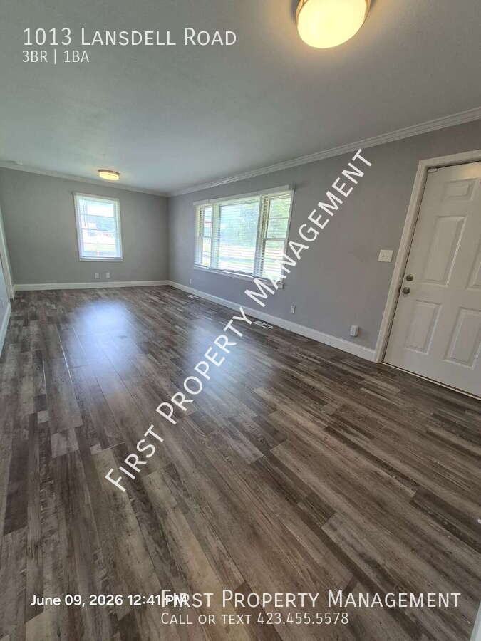 1013 Lansdell Rd - Photo 4 of 21