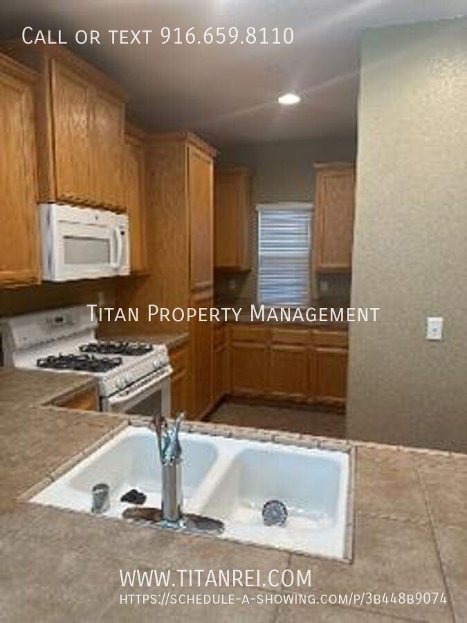 421 Phoenix Cir - Photo 6 of 12