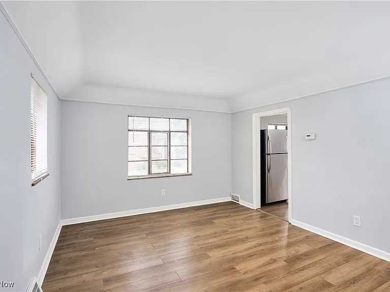 3495 W 145th St - Photo 3 of 8