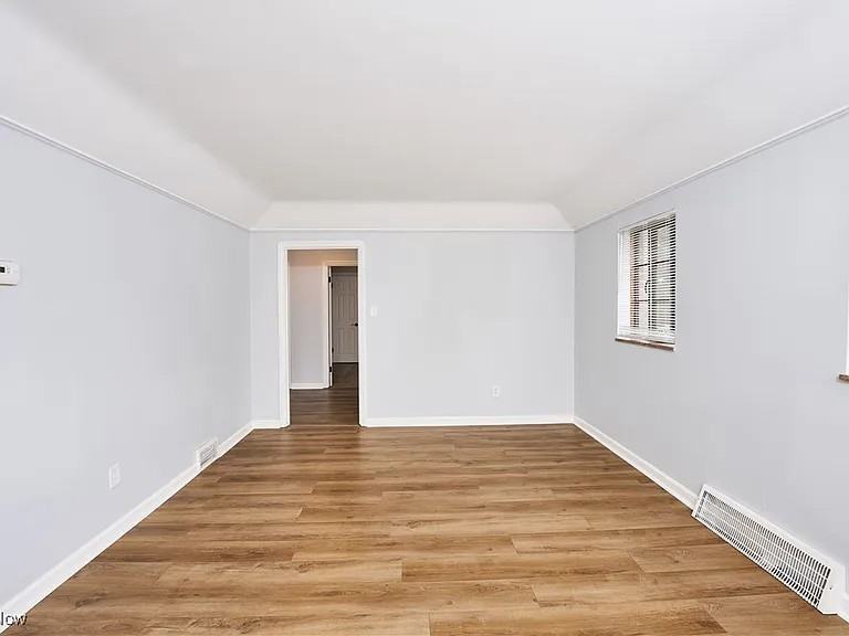 3495 W 145th St - Photo 4 of 8
