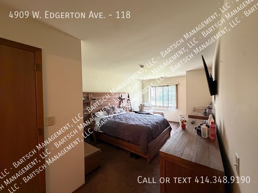 4909 W Edgerton Ave #118 - Photo 6 of 10