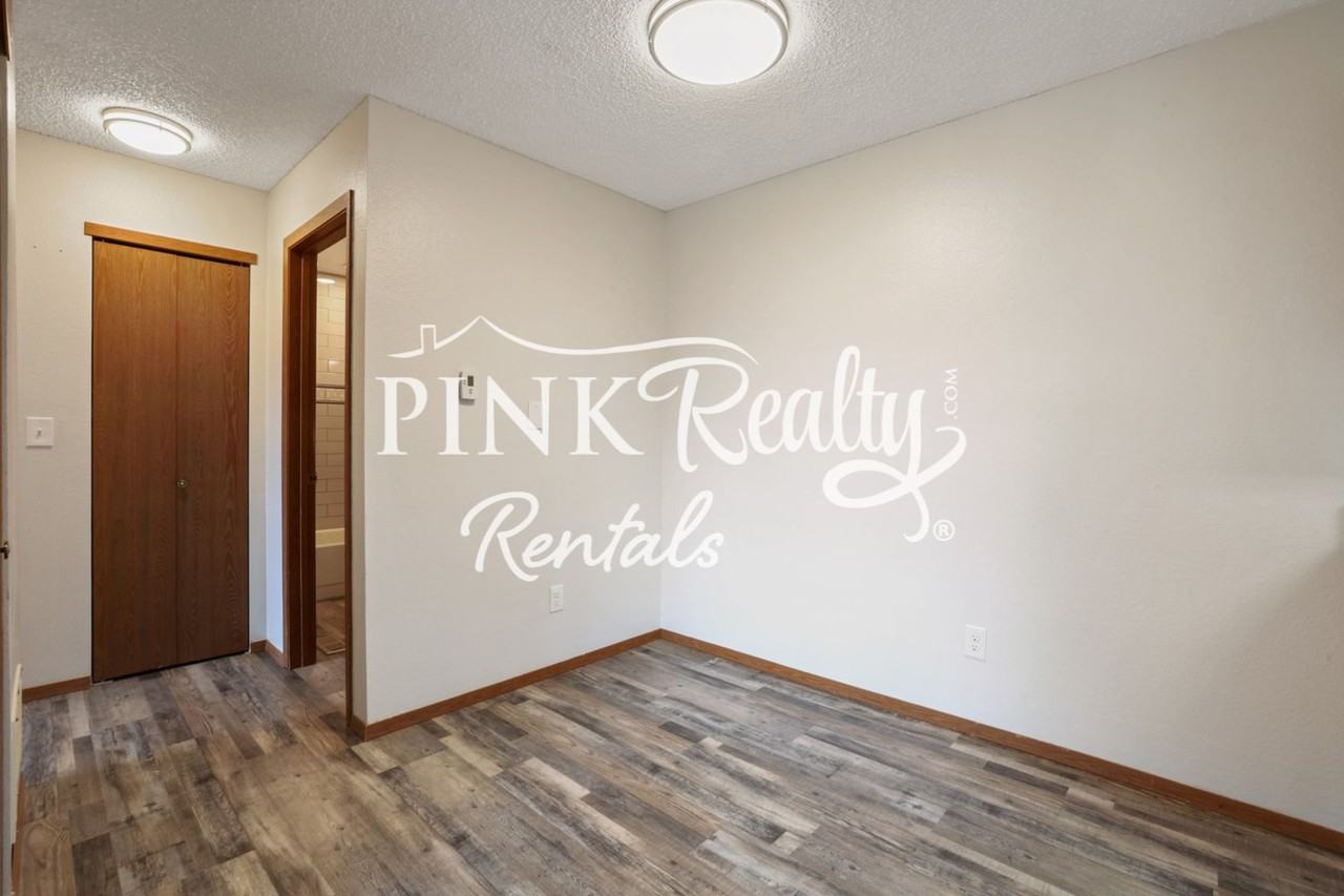 380 Paradise Cir #B6 - Photo 4 of 24