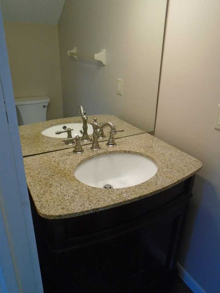 733 Laurel Bay Circle - Photo 3 of 16