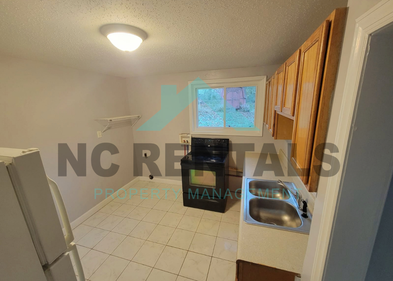 3211 Donnell St - Photo 4 of 15