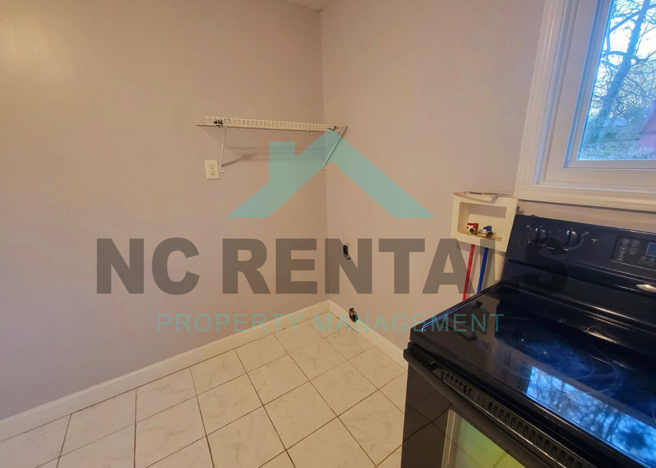 3211 Donnell St - Photo 6 of 15