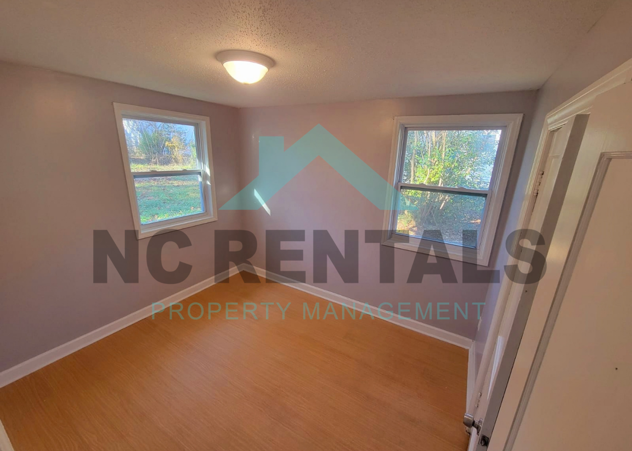 3211 Donnell St - Photo 7 of 15