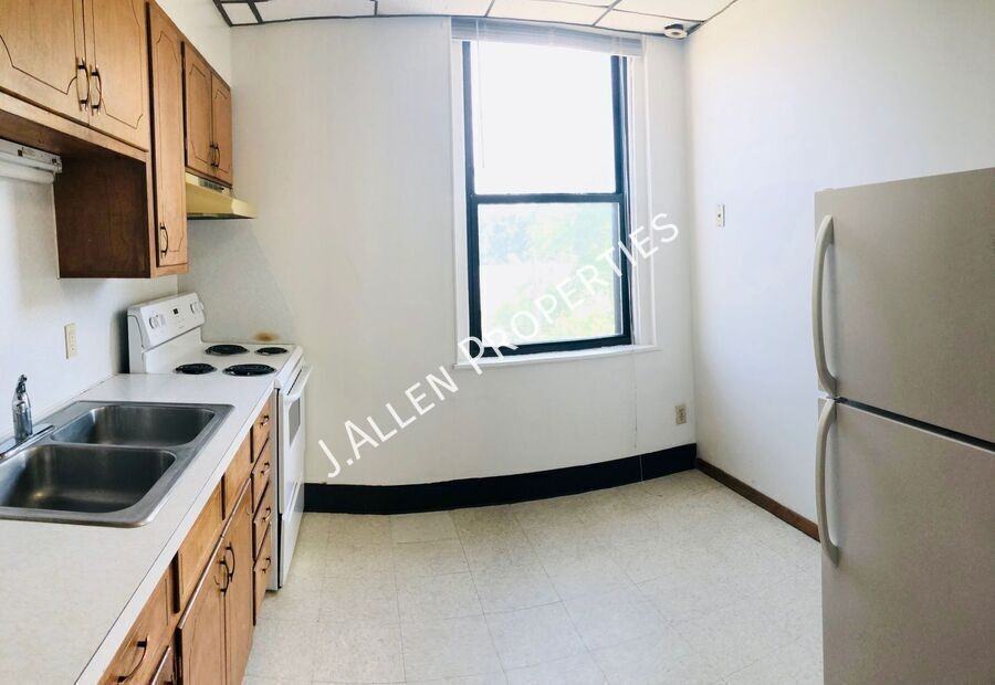311 N 12th St #307 - Photo 5 of 6