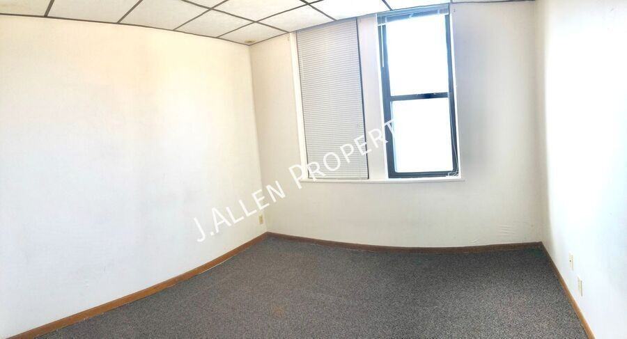 313 N 12th St #303 - Photo 3 of 5