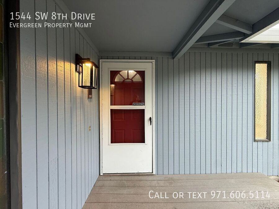 1544 Sw 8th Dr - Photo 3 of 35