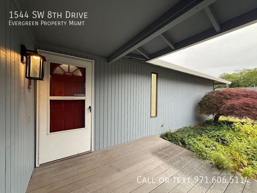 1544 Sw 8th Dr - Photo 4 of 35