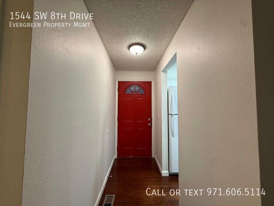 1544 Sw 8th Dr - Photo 5 of 35