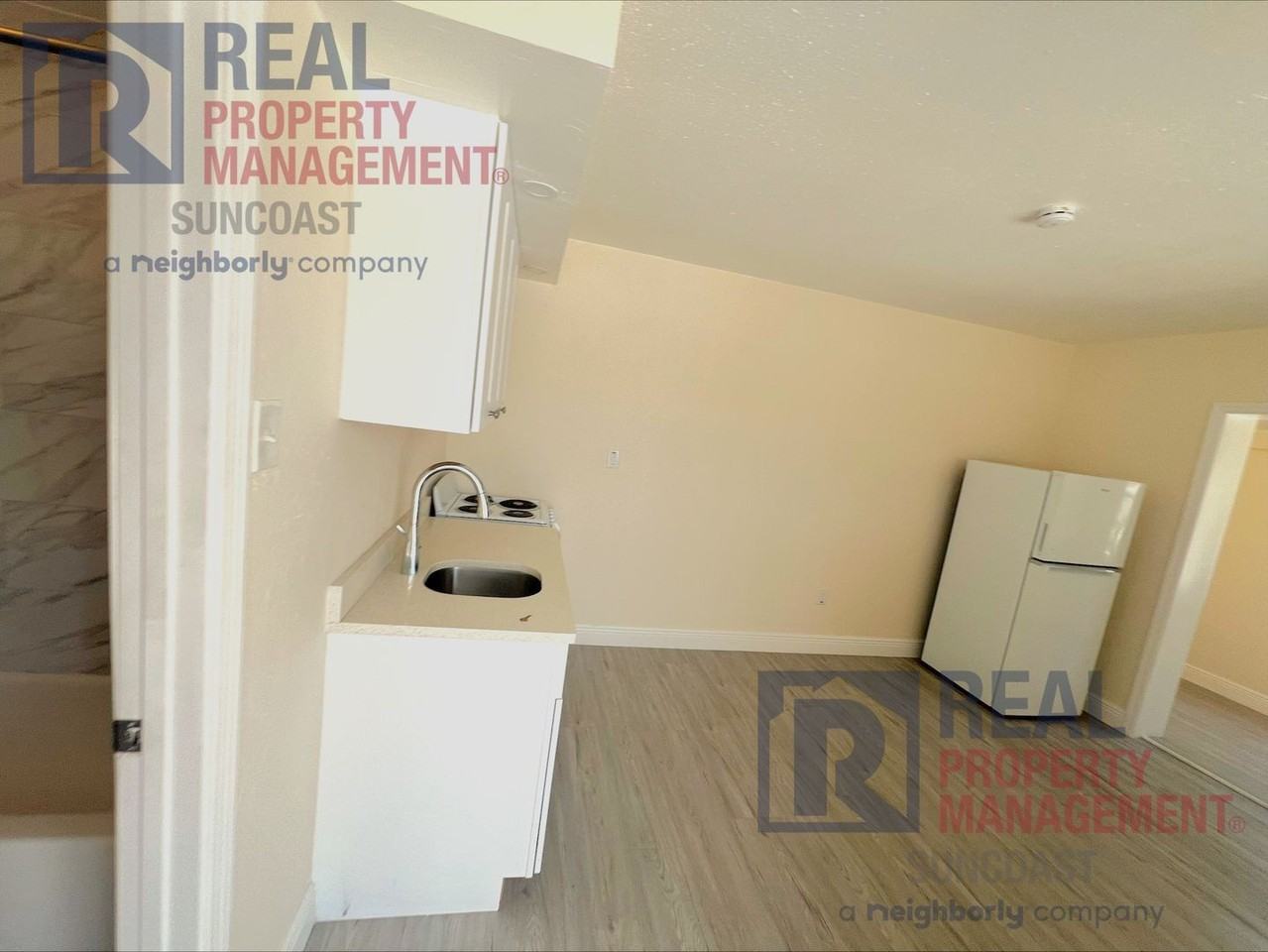 1615 Stickney Point Rd #1 - Photo 6 of 16
