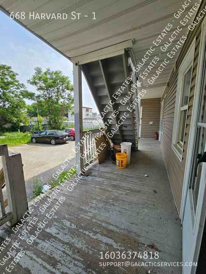 668 Harvard St #1 - Photo 4 of 13