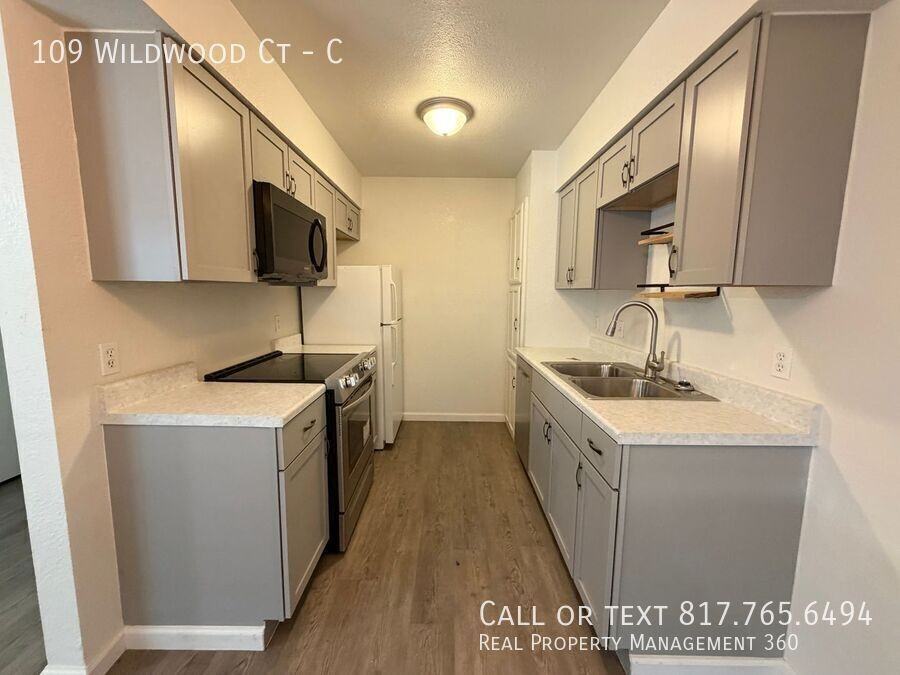 109 Wildwood Ct #C - Photo 3 of 16