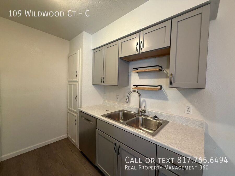 109 Wildwood Ct #C - Photo 5 of 16