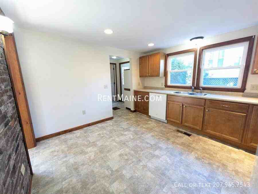 40 Dillingham St - Photo 2 of 28