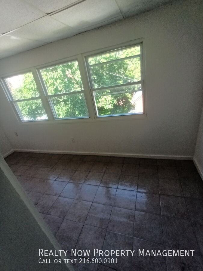 3666 W 117th St 2nd Fl #2 - Photo 2 of 6