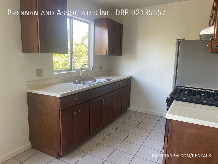 1540 Fern St #A - Photo 2 of 24