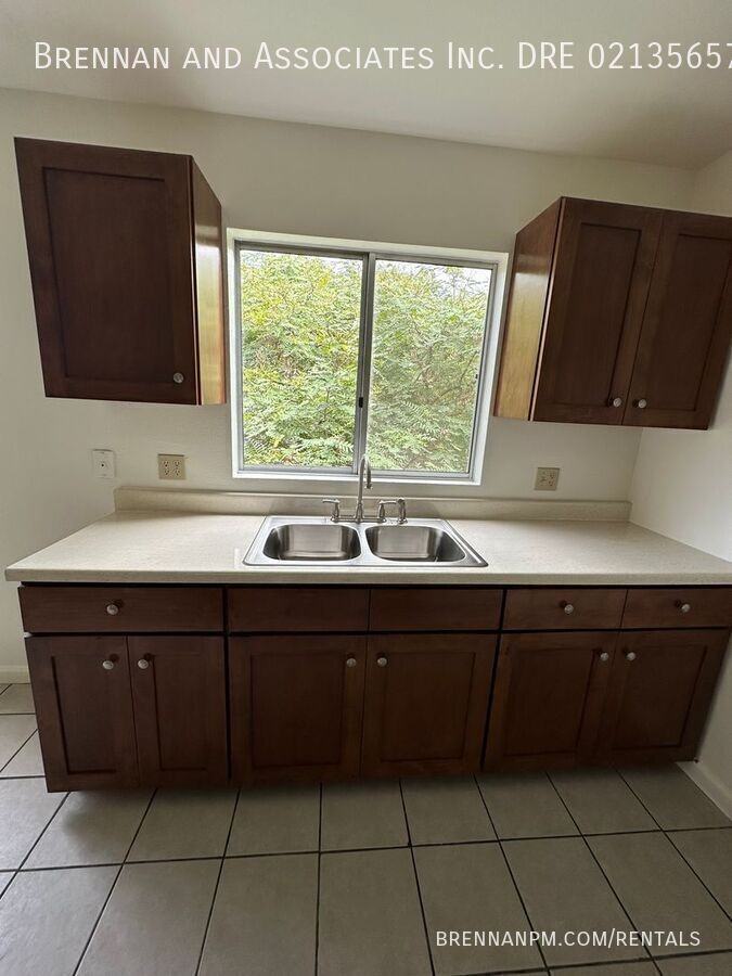 1540 Fern St #A - Photo 3 of 24