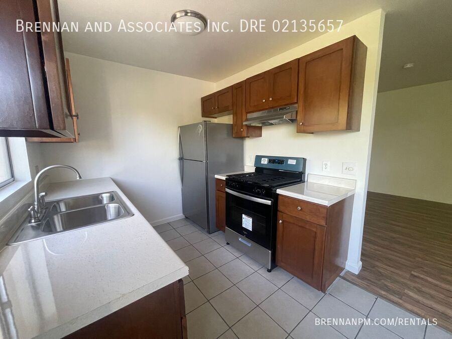 1540 Fern St #A - Photo 4 of 24