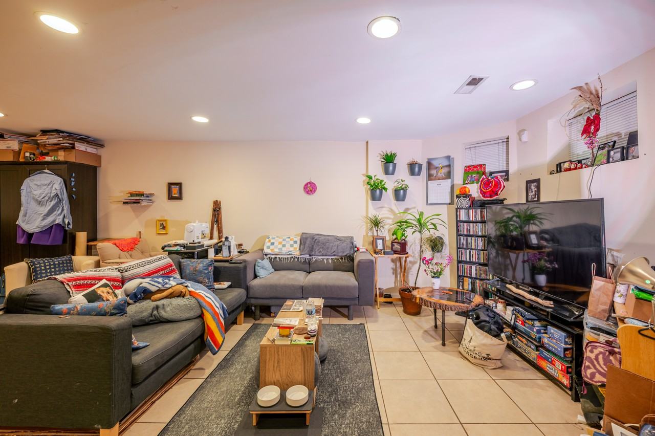 3415 Brown St Nw - Photo 2 of 16