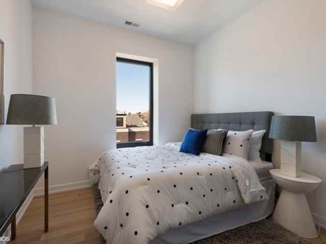 1244 W Huron St #1 - Photo 4 of 8