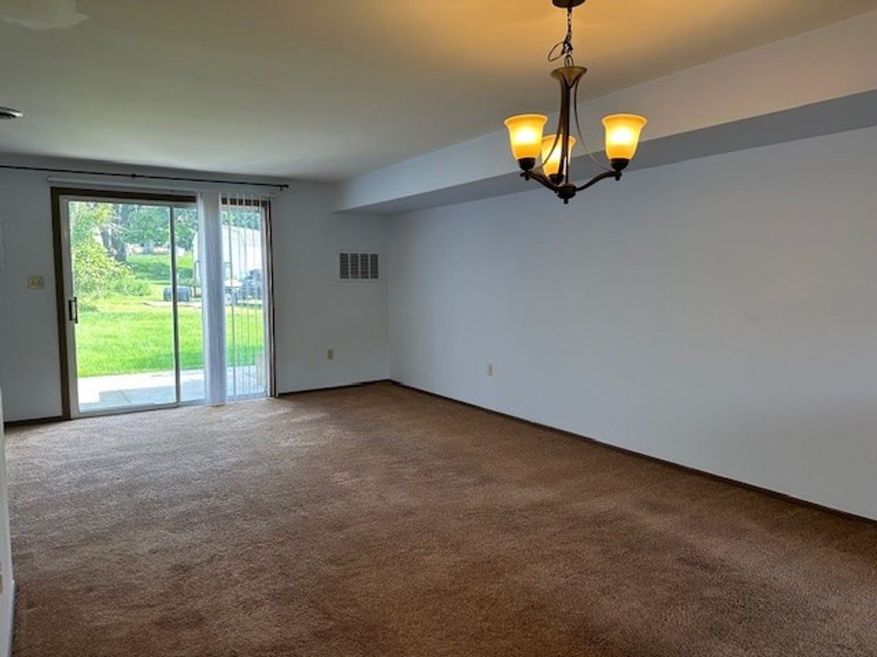 711 Valley Rd - Photo 4 of 15
