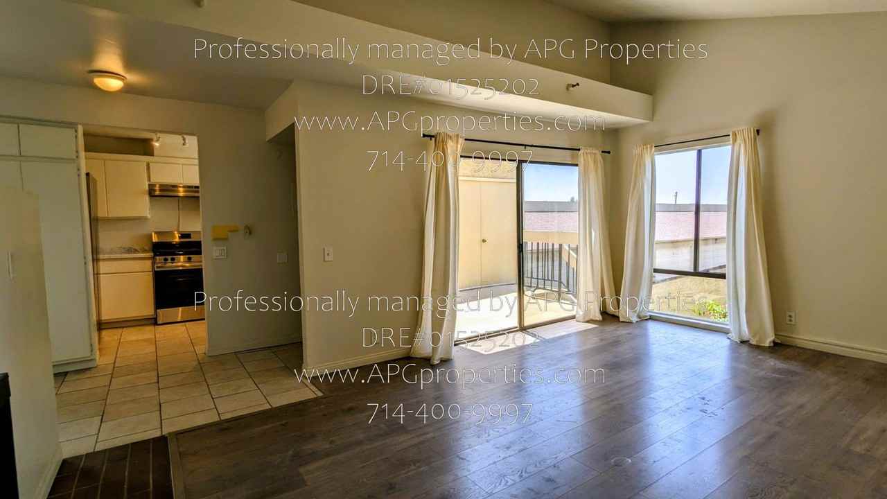 5477 Twin Lakes Dr - Photo 2 of 23
