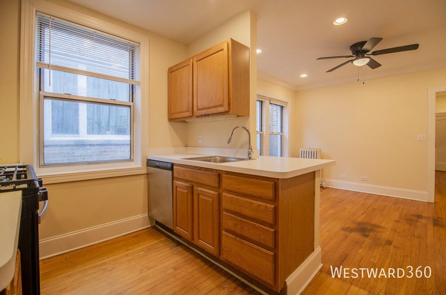 7648 N Greenview Ave #3 - Photo 2 of 7