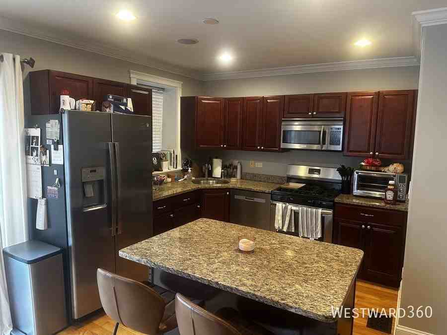 1226 W Huron St #101 - Photo 3 of 23
