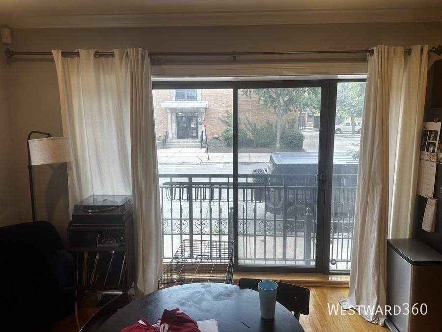 1226 W Huron St #101 - Photo 5 of 23