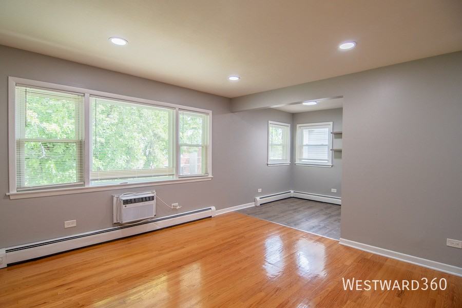 3249 N Keeler Ave #2E - Photo 4 of 8