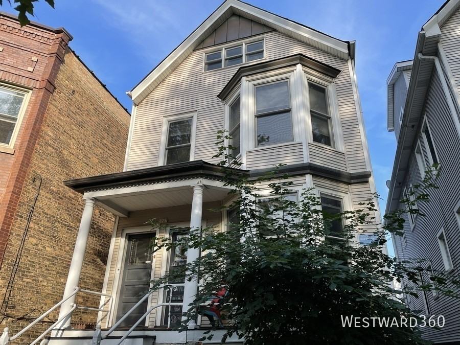 3707 N Bosworth Ave #2