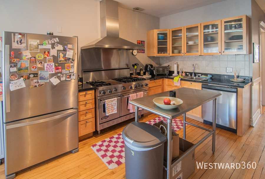 3707 N Bosworth Ave #2 - Photo 2 of 31