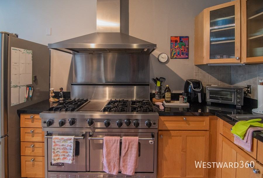 3707 N Bosworth Ave #2 - Photo 4 of 31