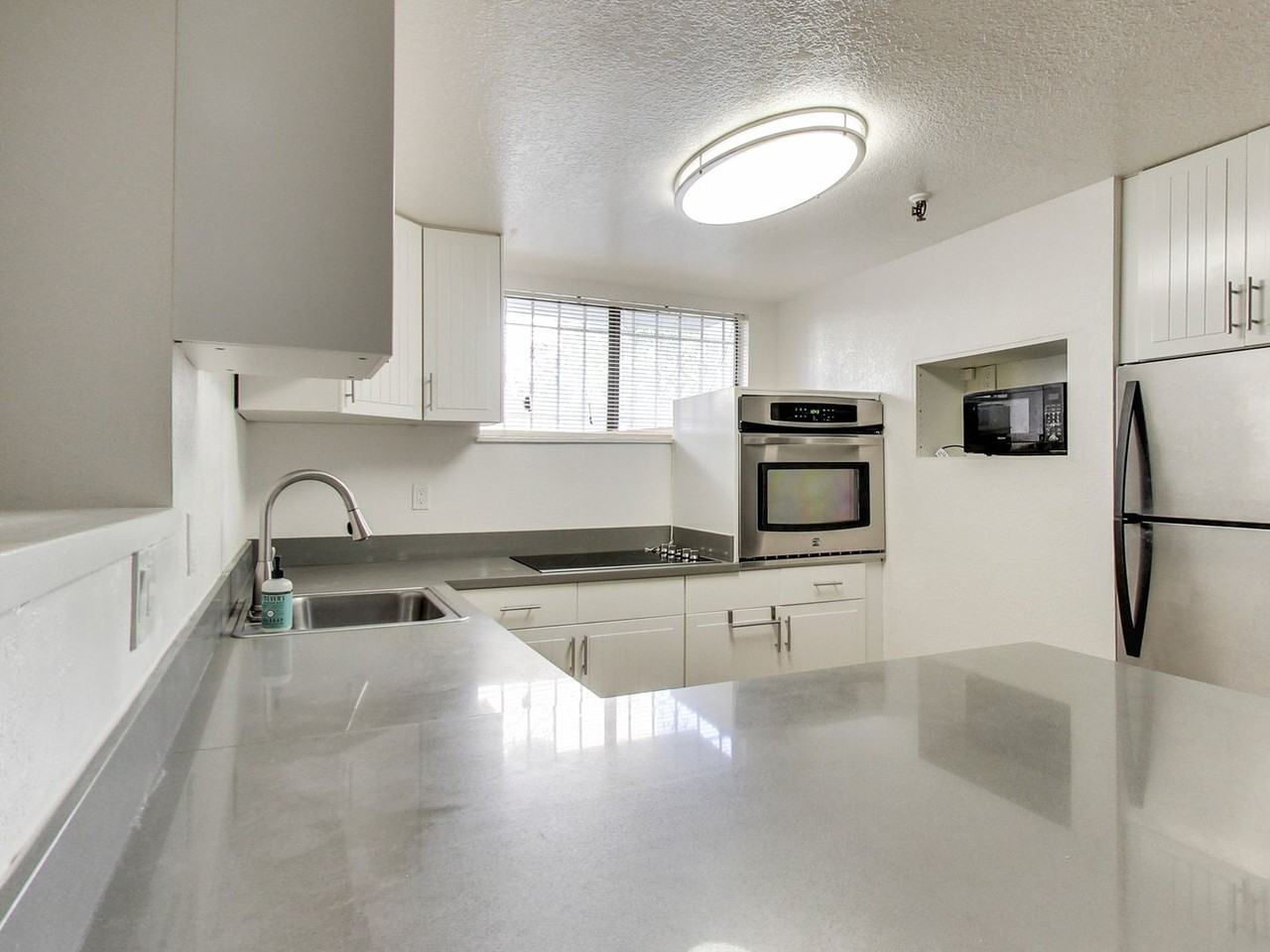 193B Henry St - Photo 3 of 18