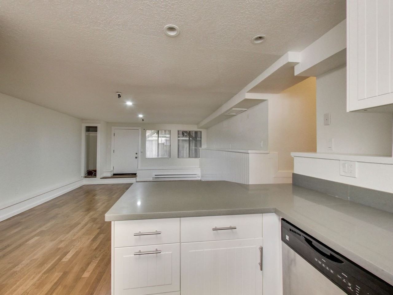 193B Henry St - Photo 4 of 18