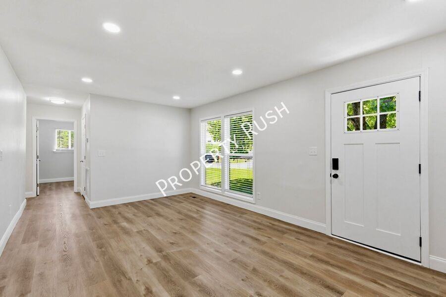 6107 Vance Cir - Photo 5 of 24